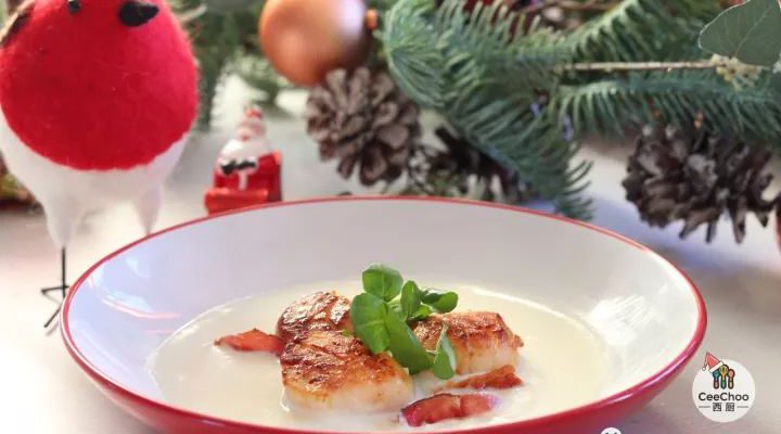 Pan seared scallops and cauliflower puree